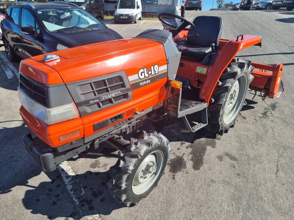 Kubota GL-19 c/Alfaias cheio