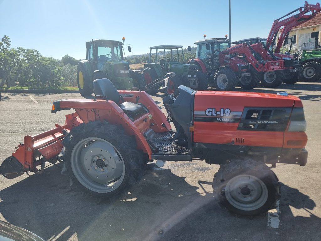 Kubota GL-19 c/Alfaias cheio