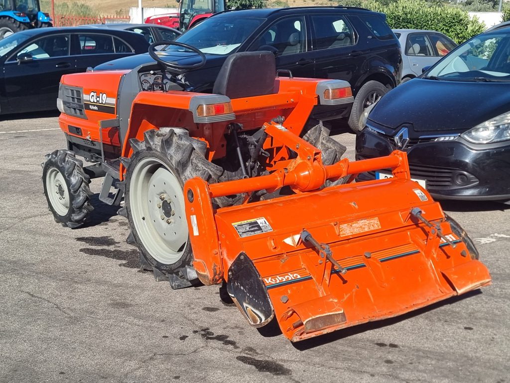 Kubota GL-19 c/Alfaias cheio
