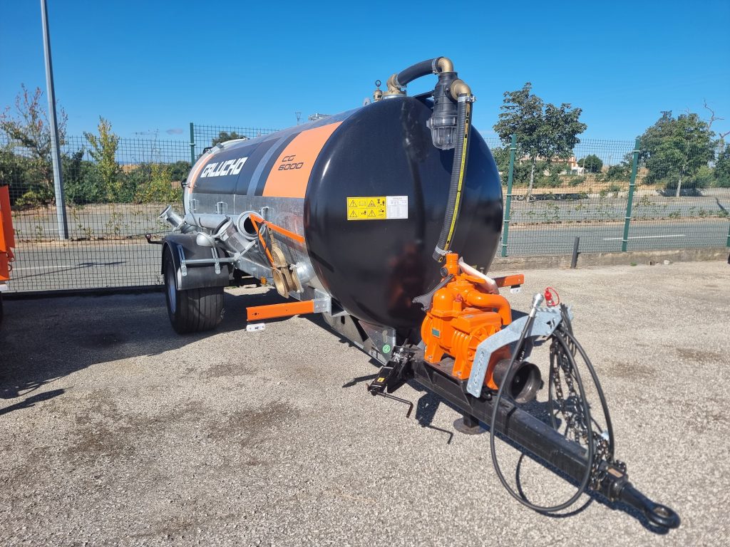 Cisterna Agrícola GALUCHO CG-6000RS cheio