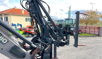 Garra/Elevador MX para fardos redondos cheio