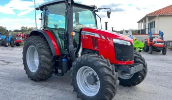 Massey Ferguson 5711 (Apenas 1995 horas) cheio