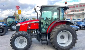 Massey Ferguson 5711 (Apenas 1995 horas) cheio