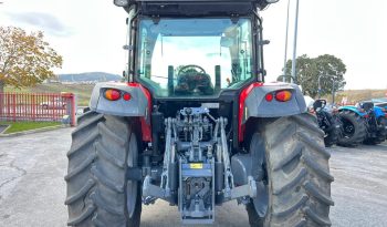 Massey Ferguson 5711 (Apenas 1995 horas) cheio