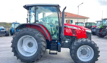 Massey Ferguson 5711 (Apenas 1995 horas) cheio