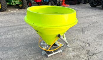 Distribuidor de Adubo Rocha KC 600 cheio