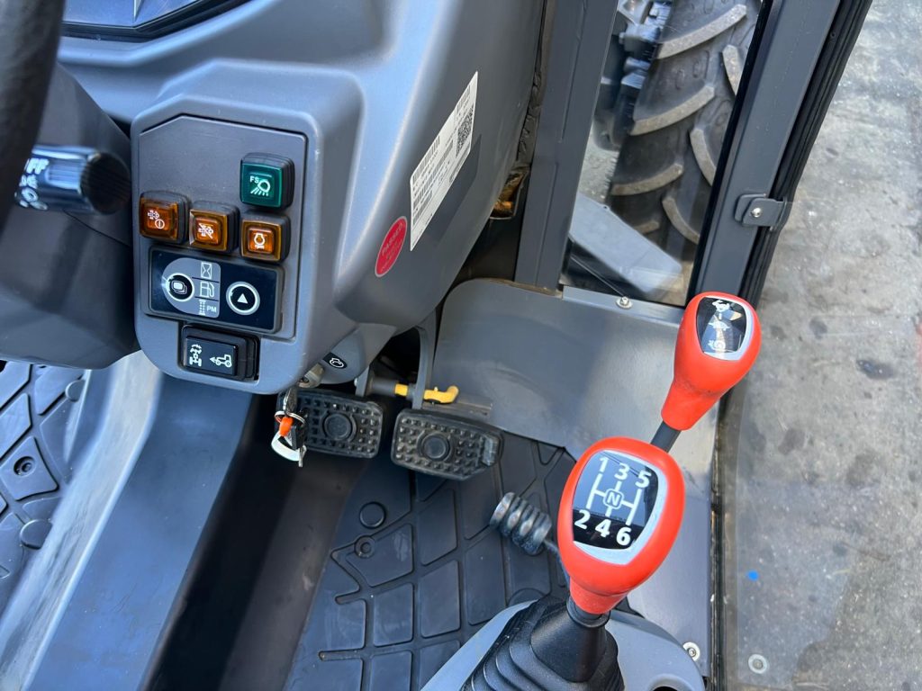 Kubota M5071 Narrow (Tractor de Demonstração) cheio