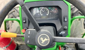 John Deere 5058 E (776 horas) cheio