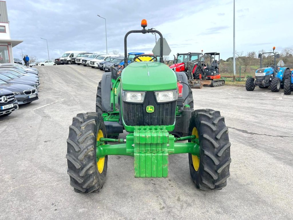John Deere 5058 E (776 horas) cheio
