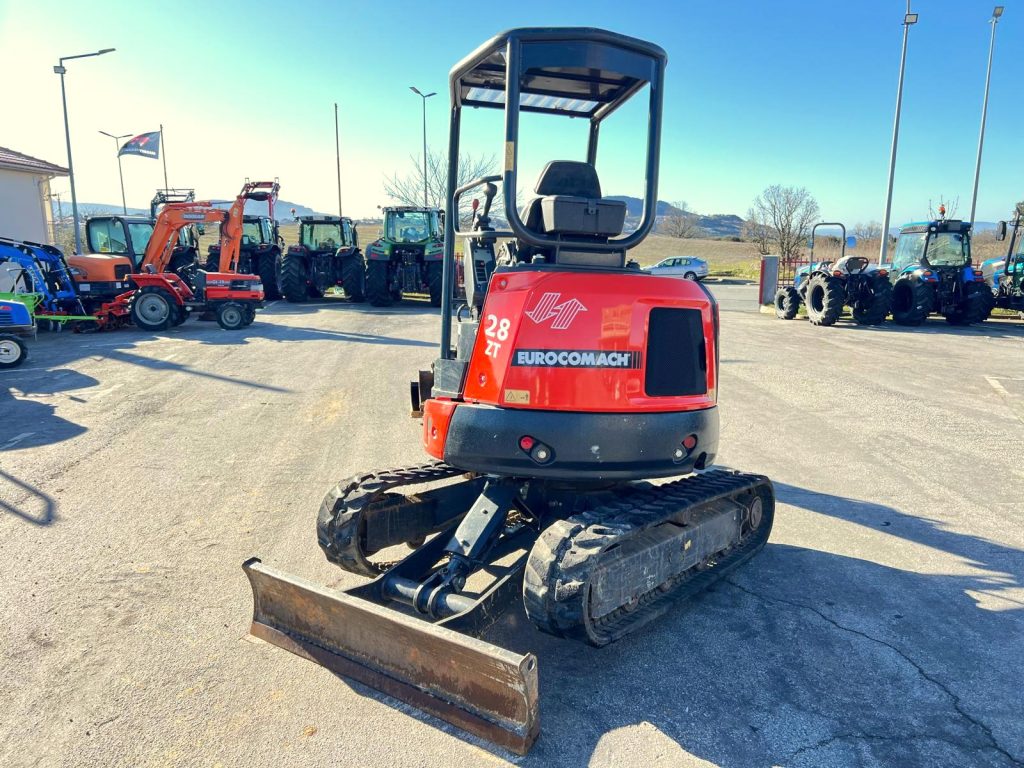Mini Giratória Eurocomach 28ZT (vários acessórios ) cheio