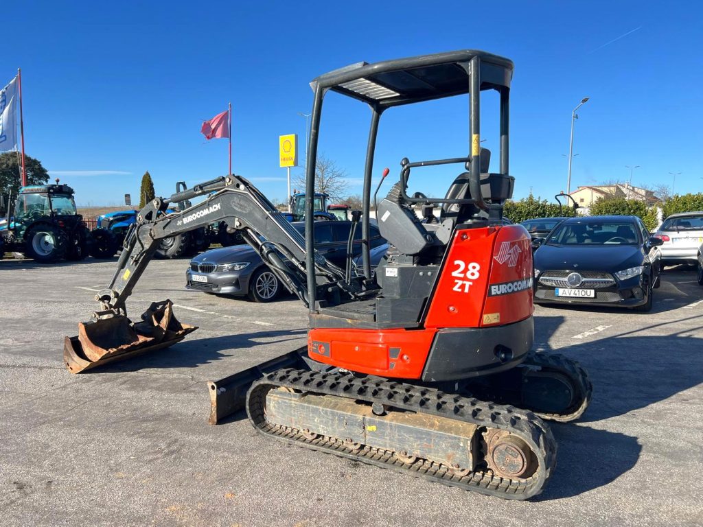 Mini Giratória Eurocomach 28ZT (vários acessórios ) cheio