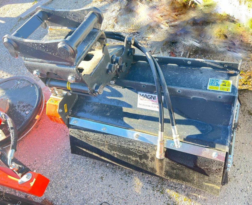 Mini Giratória Eurocomach 28ZT (vários acessórios ) cheio