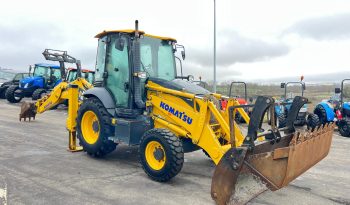 Komatsu WB93 R cheio