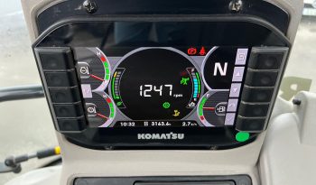 Komatsu WB93 R cheio