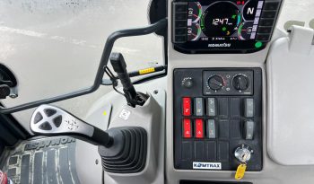 Komatsu WB93 R cheio