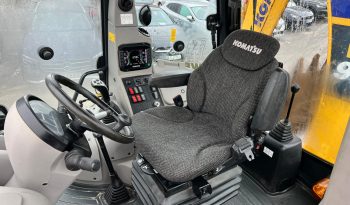 Komatsu WB93 R cheio