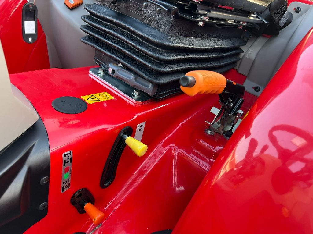 Mccormick X 2.055 (Trator de Demonstração) cheio