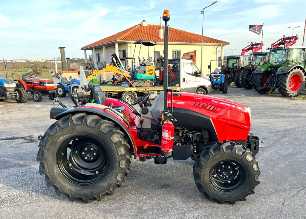 Mccormick X 2.055 (Trator de Demonstração) cheio