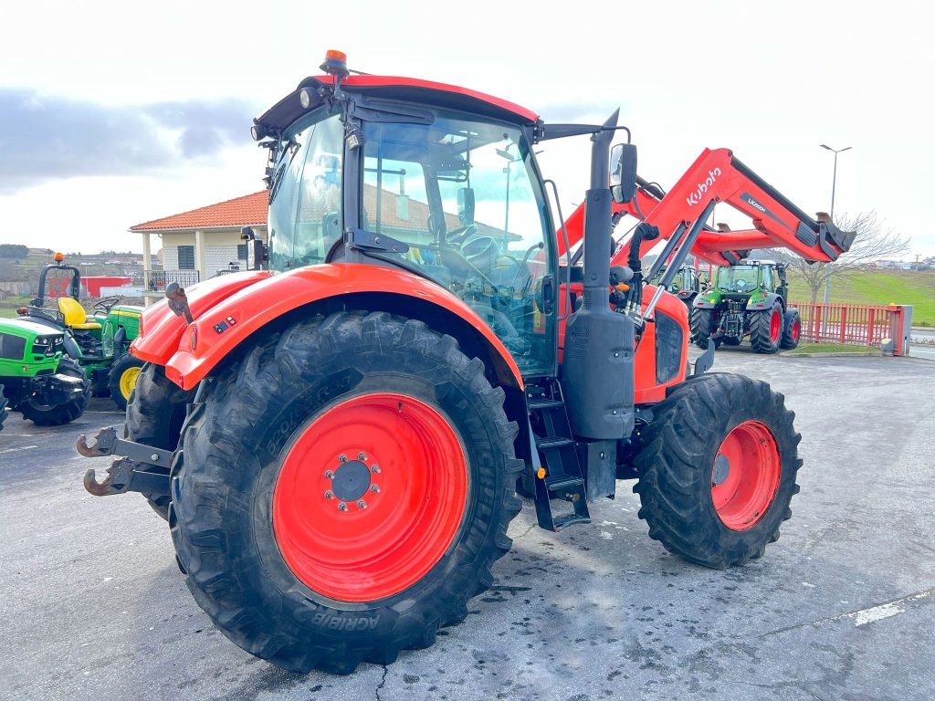 Kubota M6121 cheio