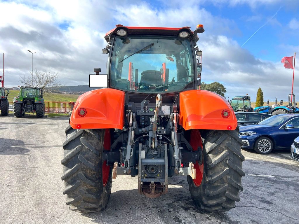 Kubota M6121 cheio