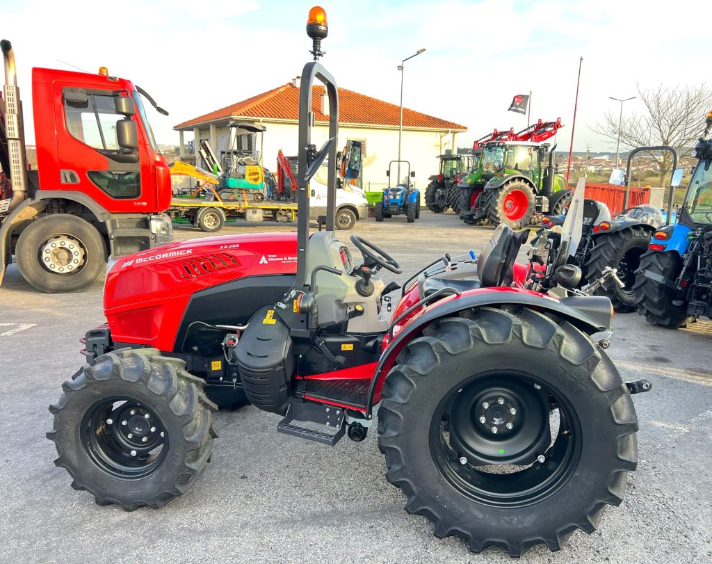 Mccormick X 2.055 (Trator de Demonstração) cheio