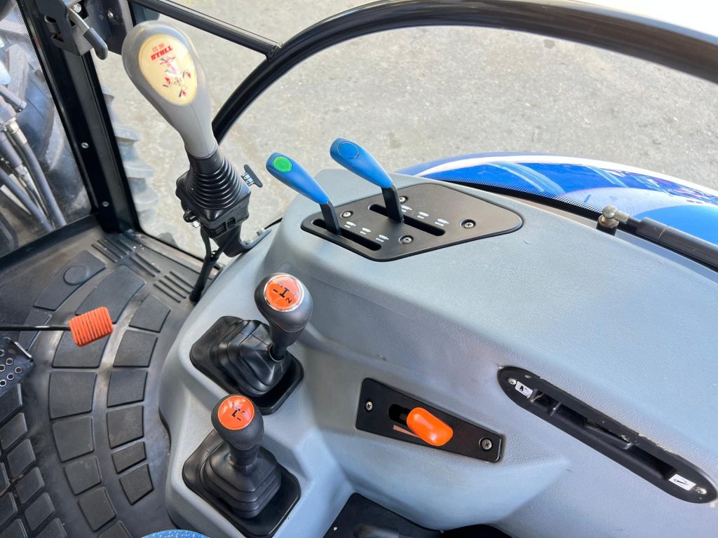 New Holland T4.75 S (1516 Horas) cheio