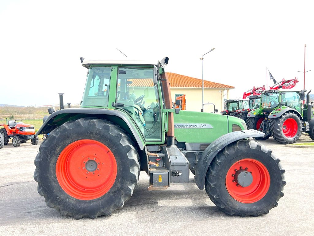 Fendt Favorit 716 Vario cheio