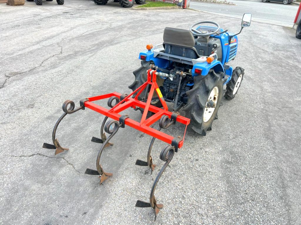 ISEKI SIAL 5 C/Escarificadores 5f cheio