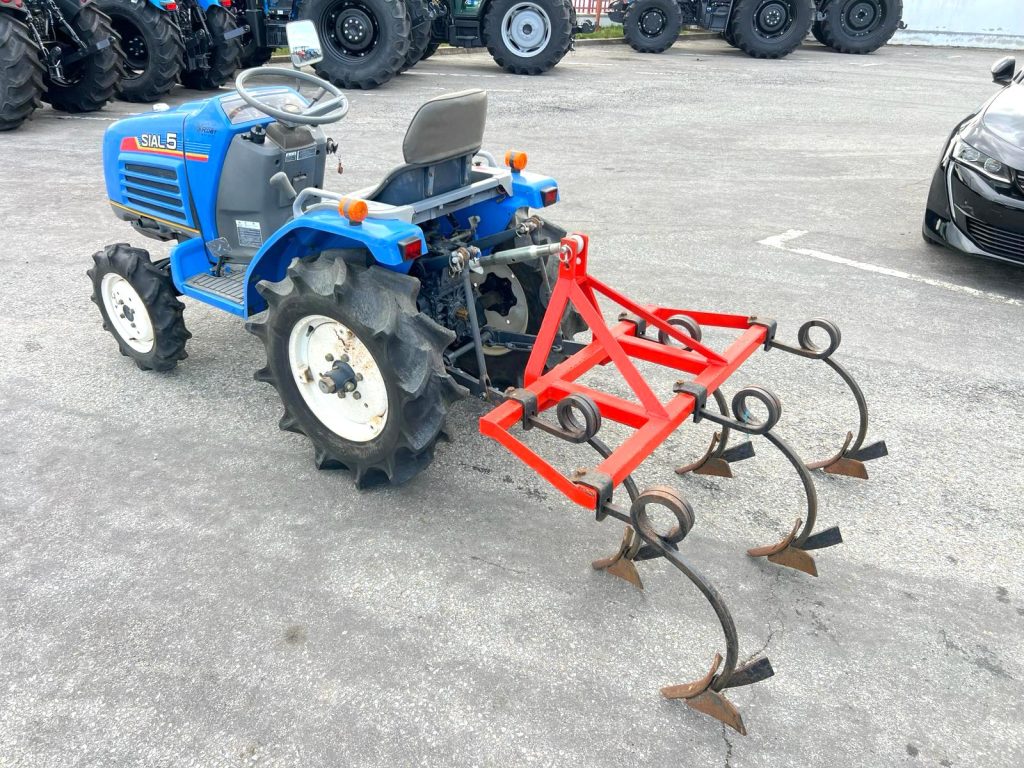 ISEKI SIAL 5 C/Escarificadores 5f cheio