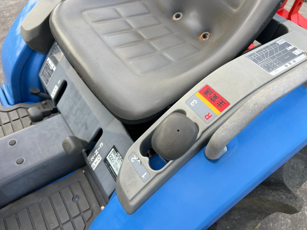 ISEKI SIAL 5 C/Escarificadores 5f cheio