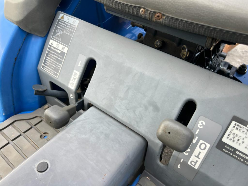 ISEKI SIAL 5 C/Escarificadores 5f cheio