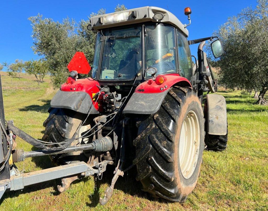 Massey Ferguson 5613 Dyna 6 cheio