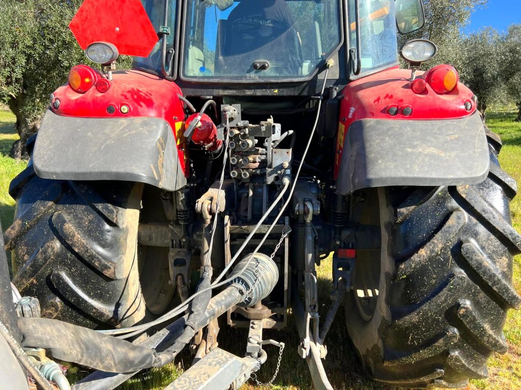 Massey Ferguson 5613 Dyna 6 cheio