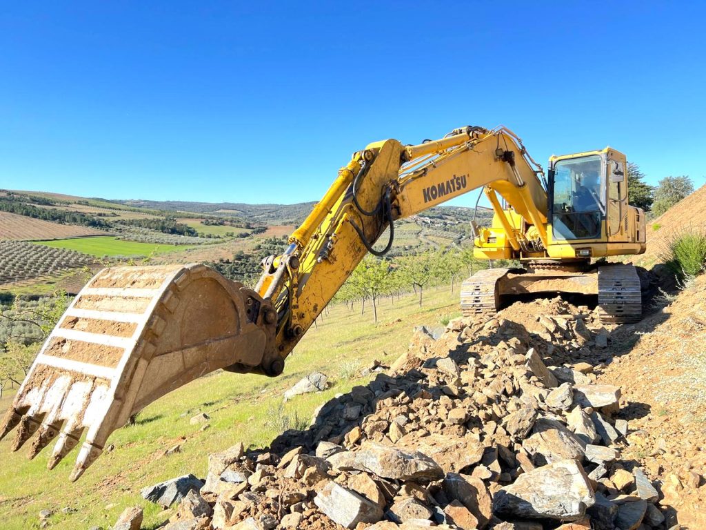 Komatsu PC 210-8 cheio