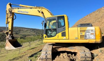 Komatsu PC 210-8 cheio
