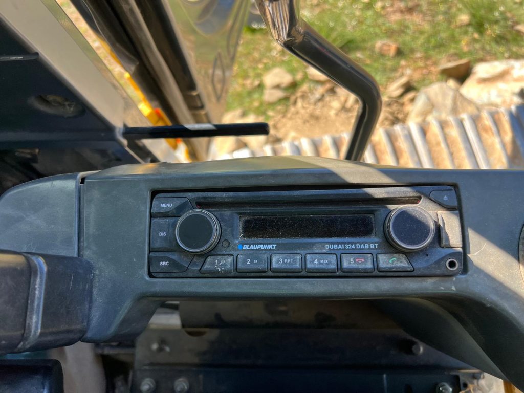 Komatsu PC 210-8 cheio