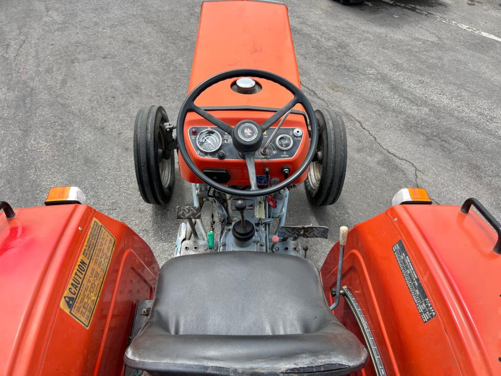 Massey Ferguson 220  C/ Charruas 3F cheio