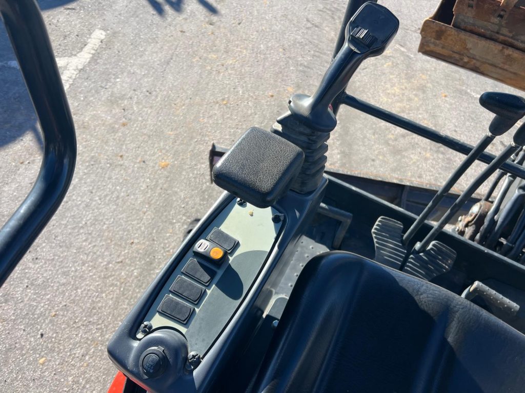 Mini Giratória Eurocomach 28ZT (vários acessórios ) cheio