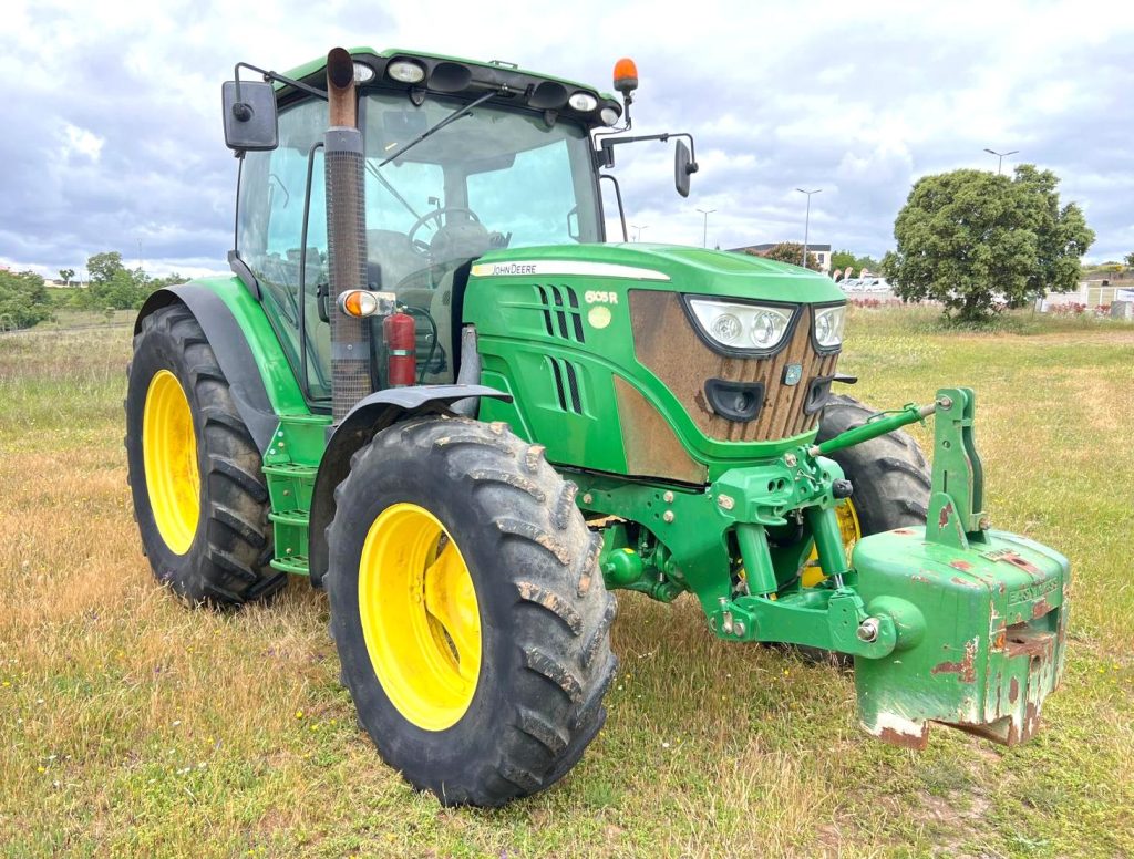 John Deere 6105R cheio