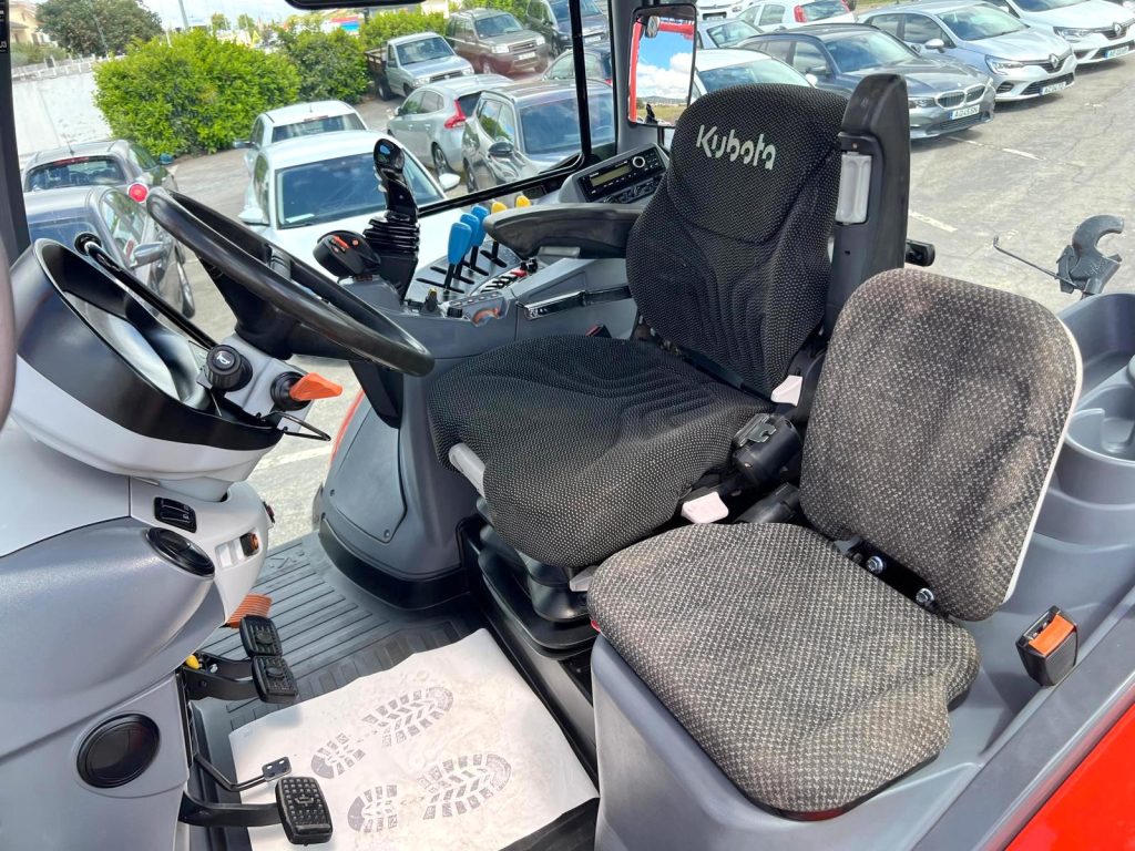 Kubota M6121 cheio