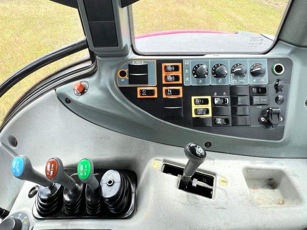 Valtra  N103 Hitech cheio