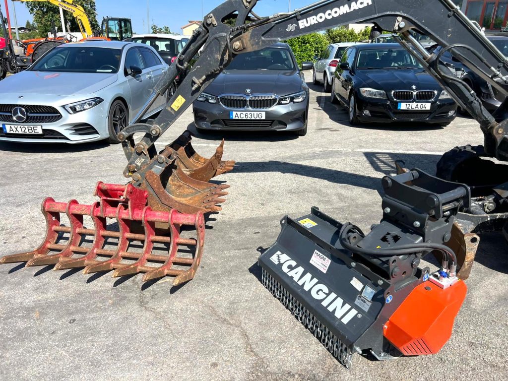 Mini Giratória Eurocomach 28ZT (vários acessórios ) cheio