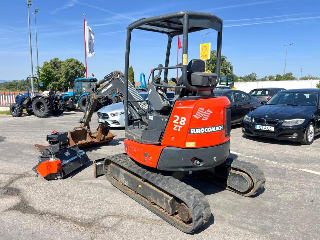 Mini Giratória Eurocomach 28ZT (vários acessórios ) cheio