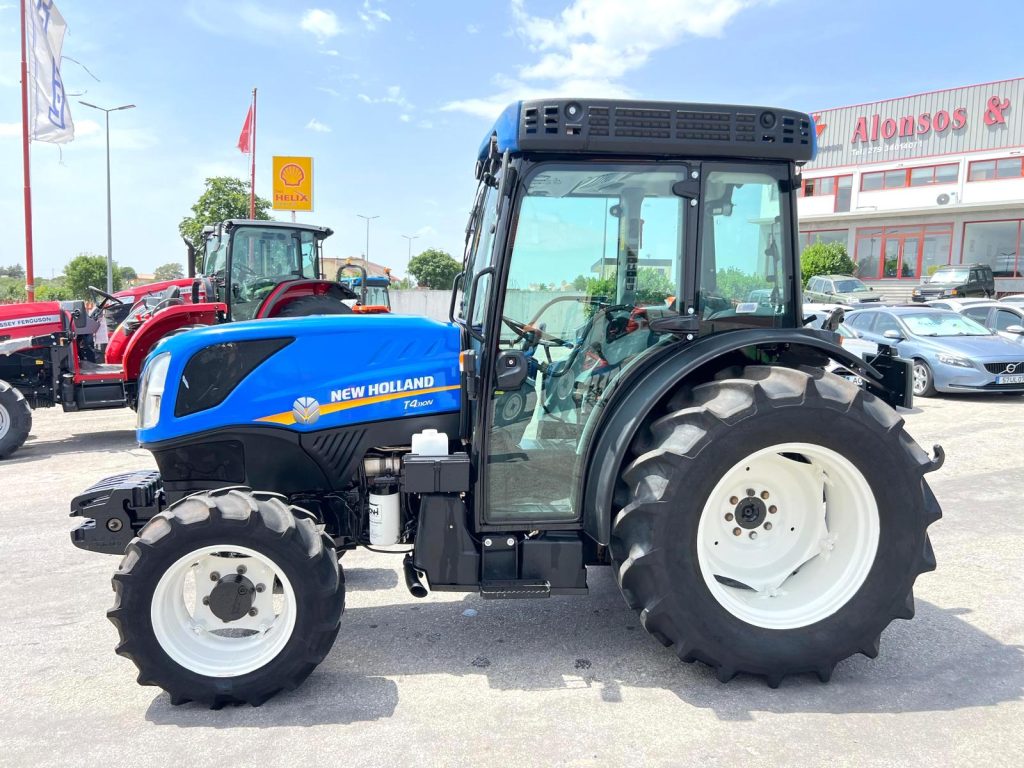 New Holland T4.110 N (Apenas 682 horas) cheio