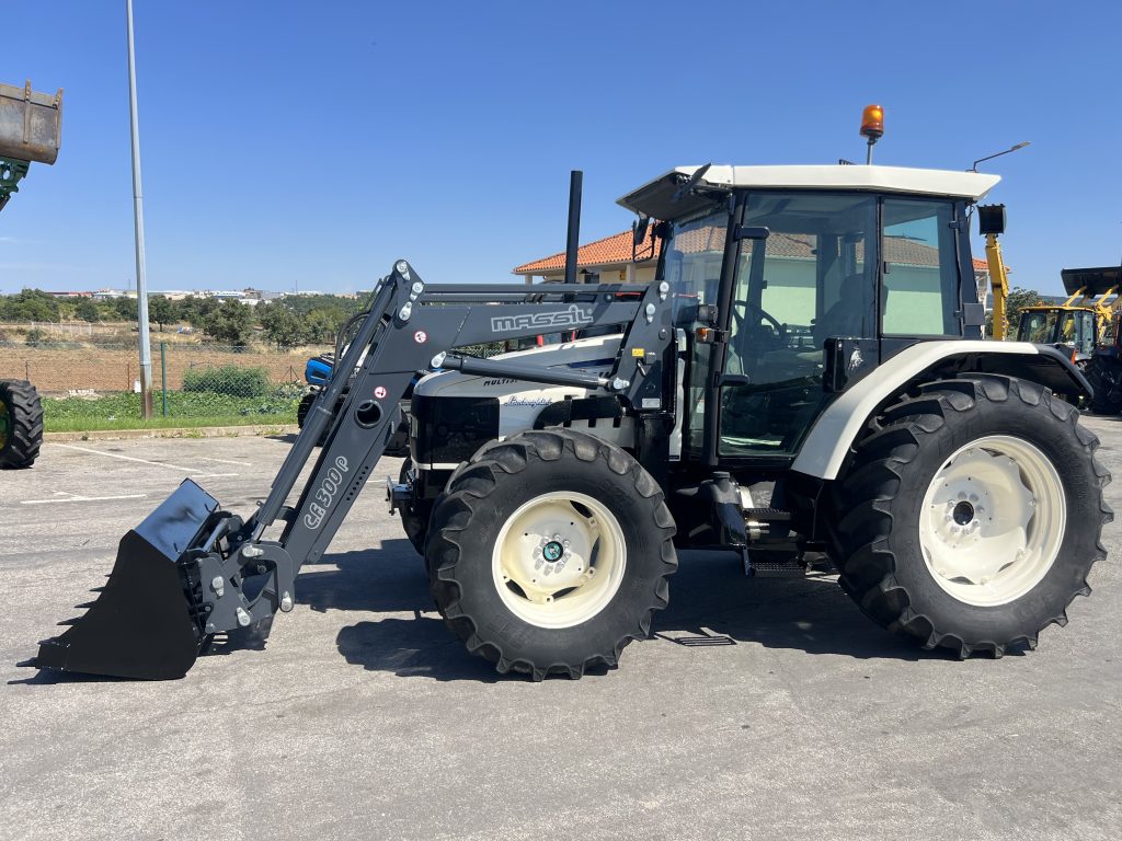 Carregador Frontal Massil C.F 300P C/Amarrações cheio