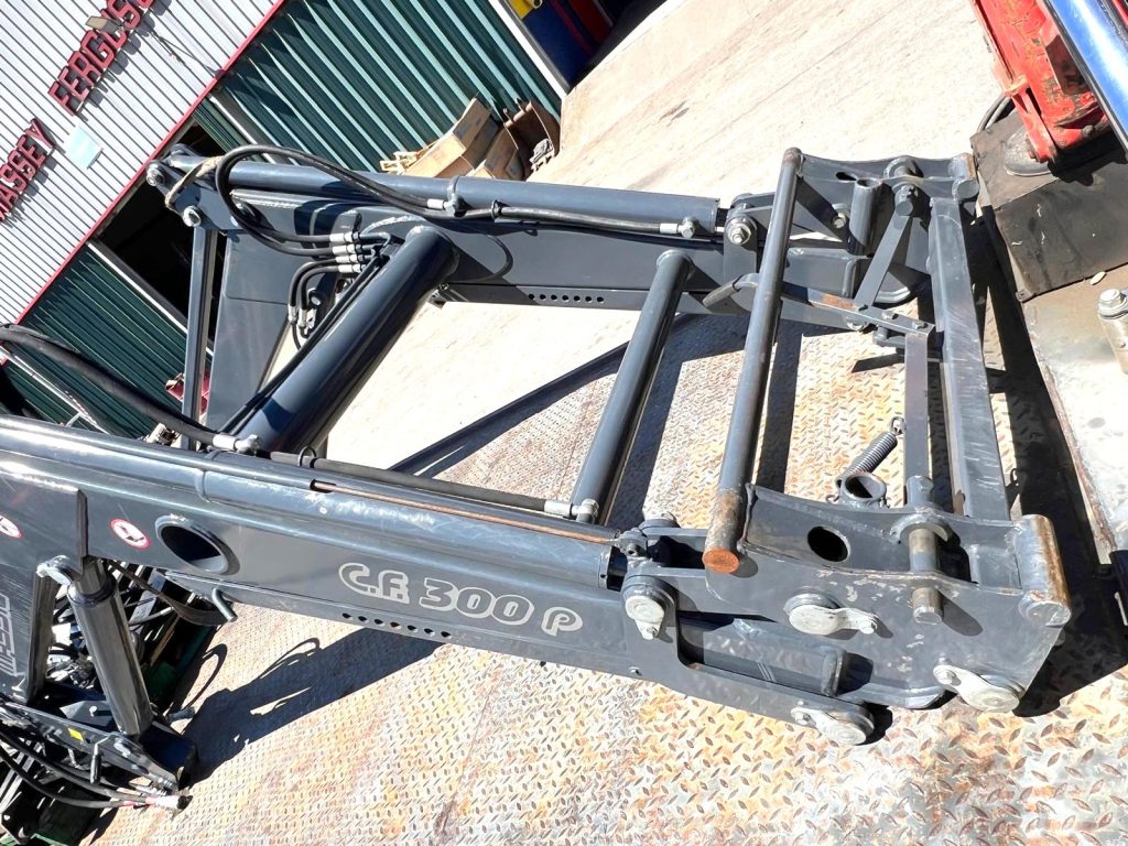 Carregador Frontal Massil C.F 300P C/Amarrações cheio