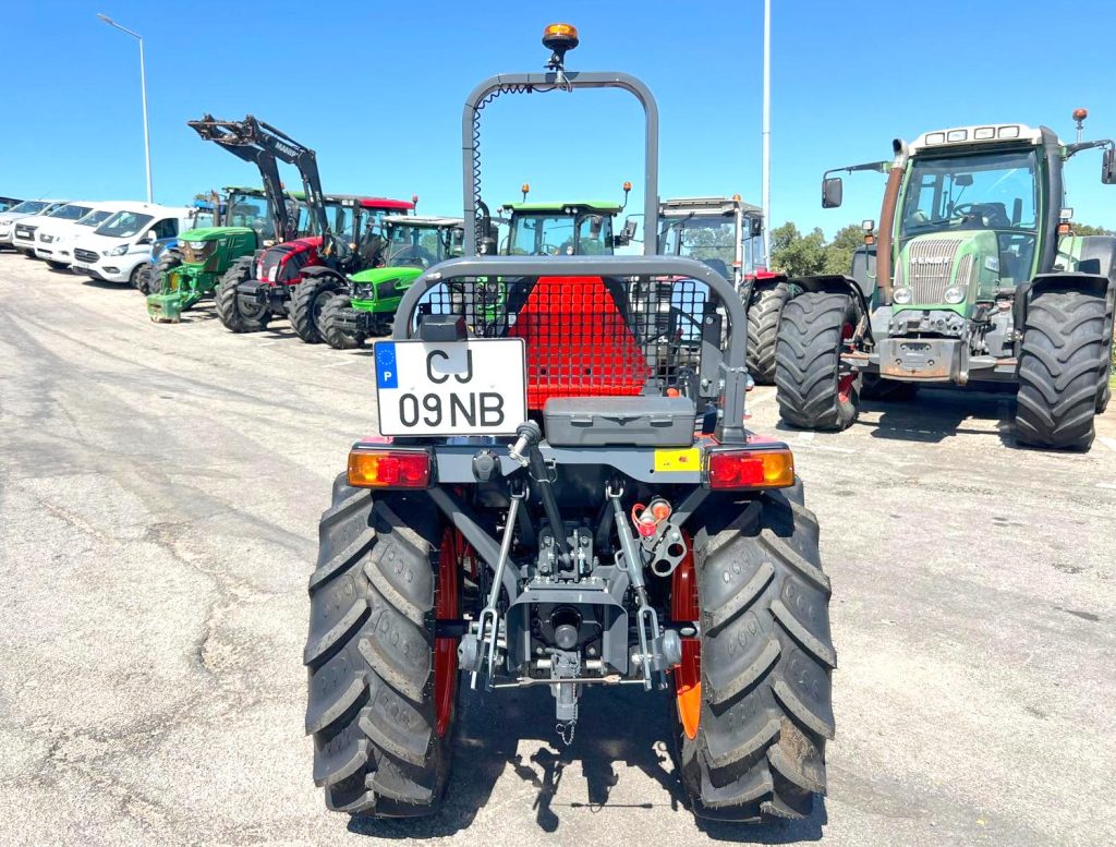 Kubota B2-201 (Novo) cheio
