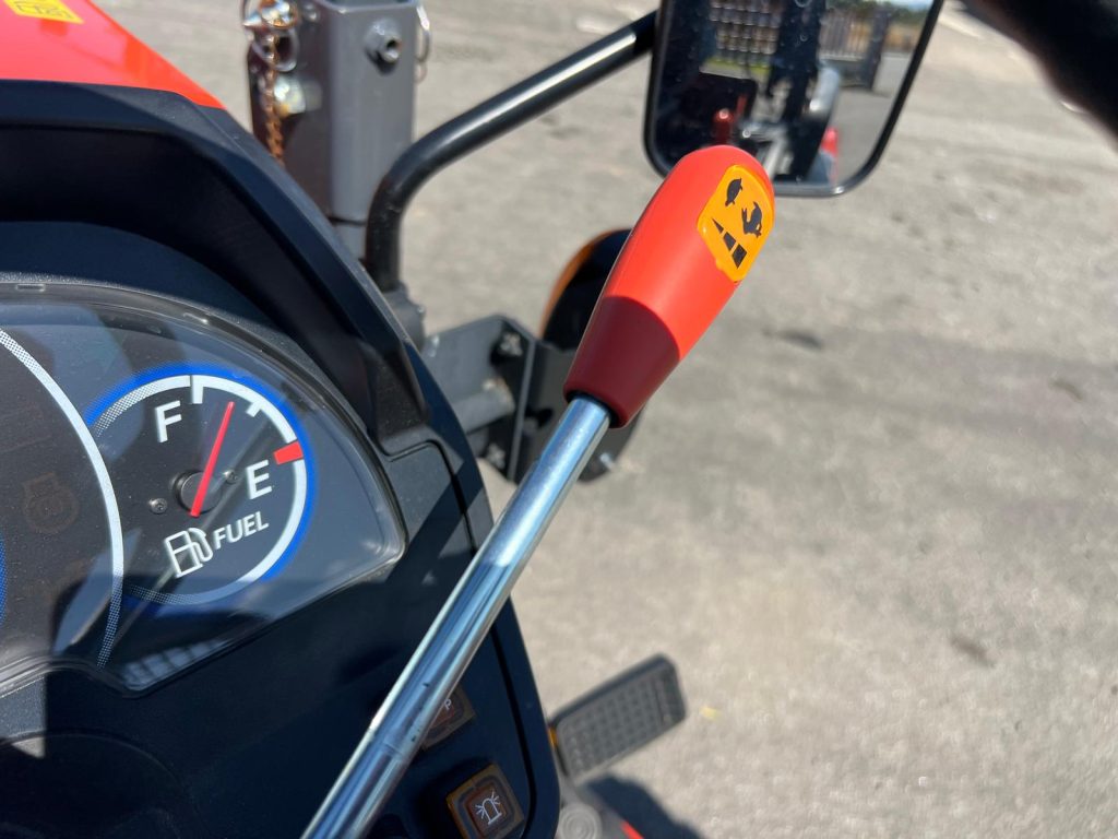 Kubota B2-201 (Novo) cheio