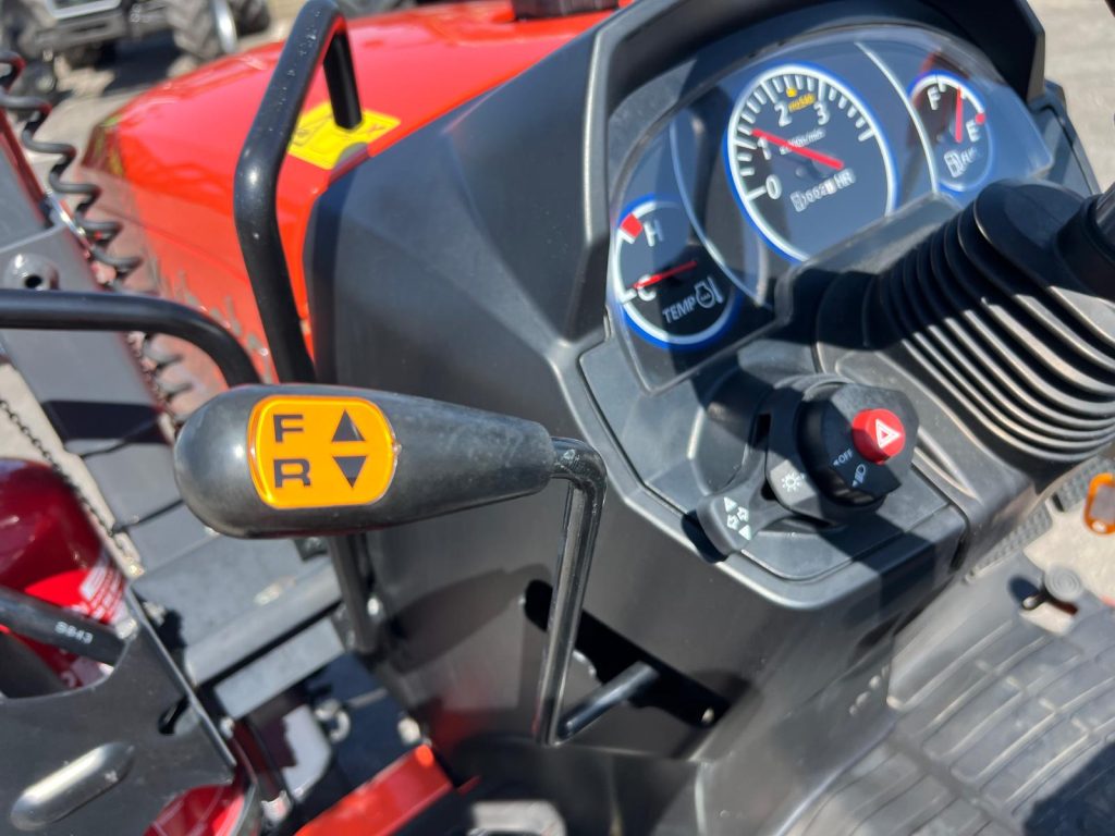 Kubota B2-201 (Novo) cheio