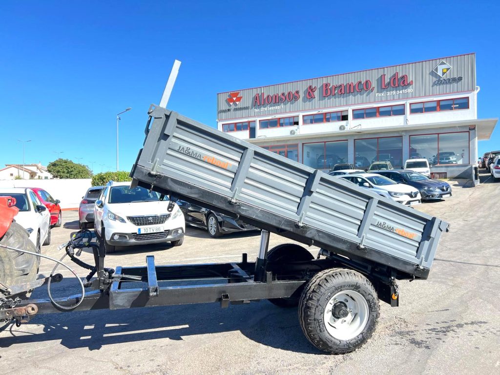 Reboque Reboal RT-3500 Tri-basculante